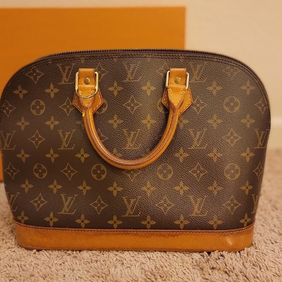 Louis Vuitton Monogram Alma - Picture 1 of 15